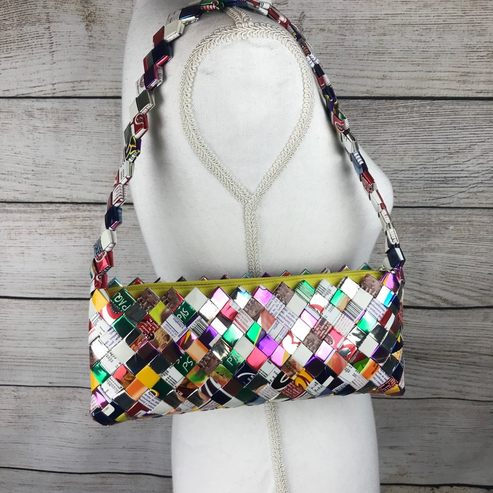 Handmade wrapper shoulder bag with zipper